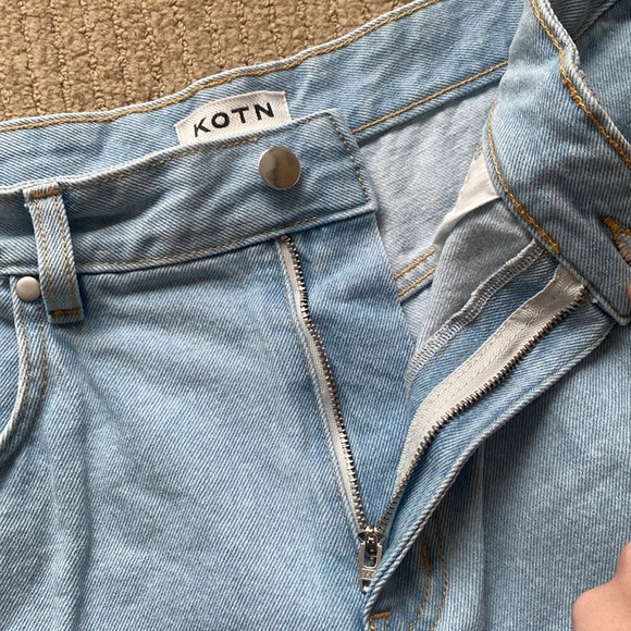 KOTN Antifit Denim Shorts, Light Wash, 31 - Picture 4 of 13